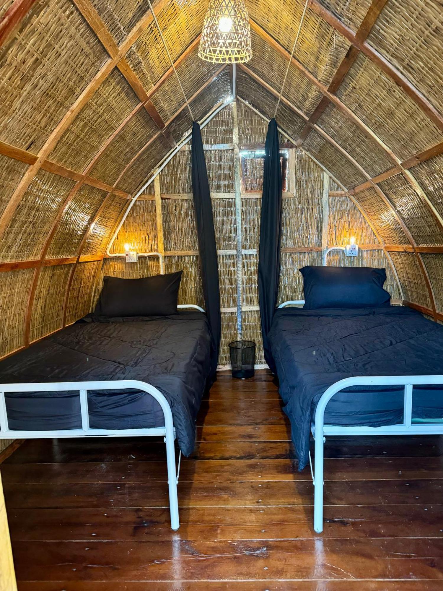 Hostel Rafikis Retreat Derm Tkov Village Exterior foto